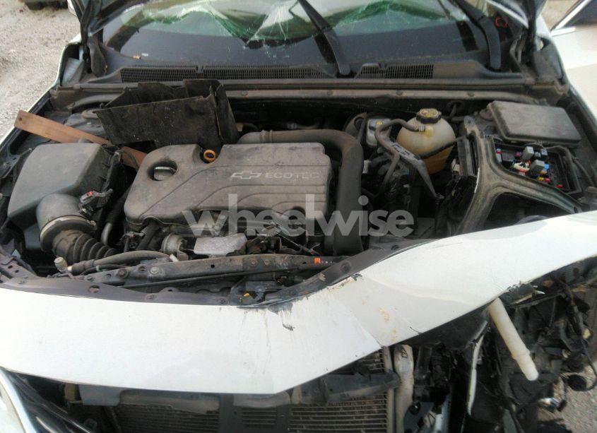 Photo 10 of 2018 Chevrolet Malibu LT (VIN 1G1ZD5ST0JF167787)