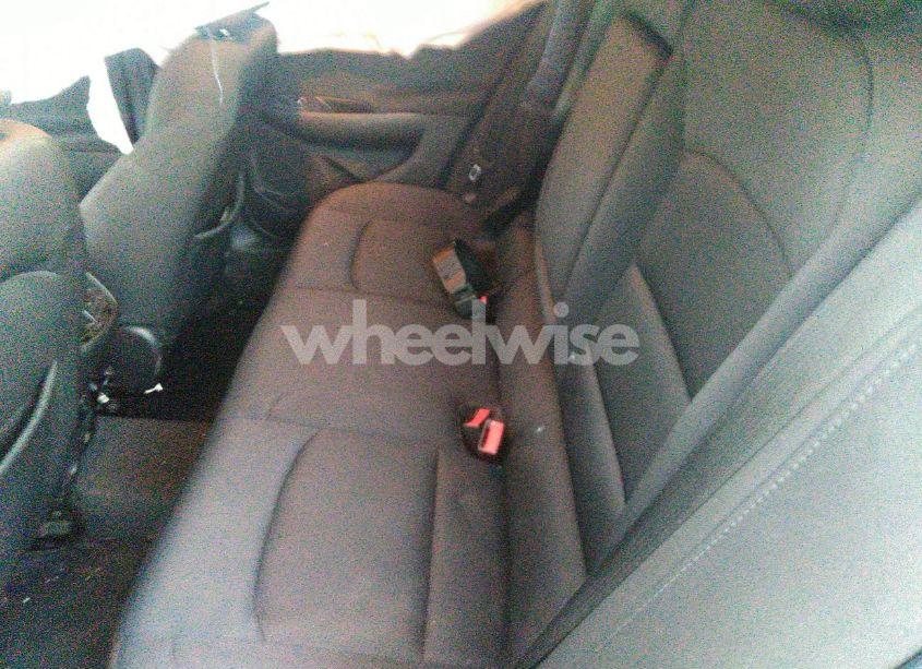 Photo 8 of 2018 Chevrolet Malibu LT (VIN 1G1ZD5ST0JF167787)