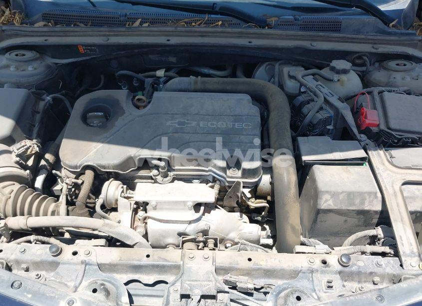 Photo 10 of 2018 Chevrolet Malibu LT (VIN 1G1ZD5ST0JF171421)