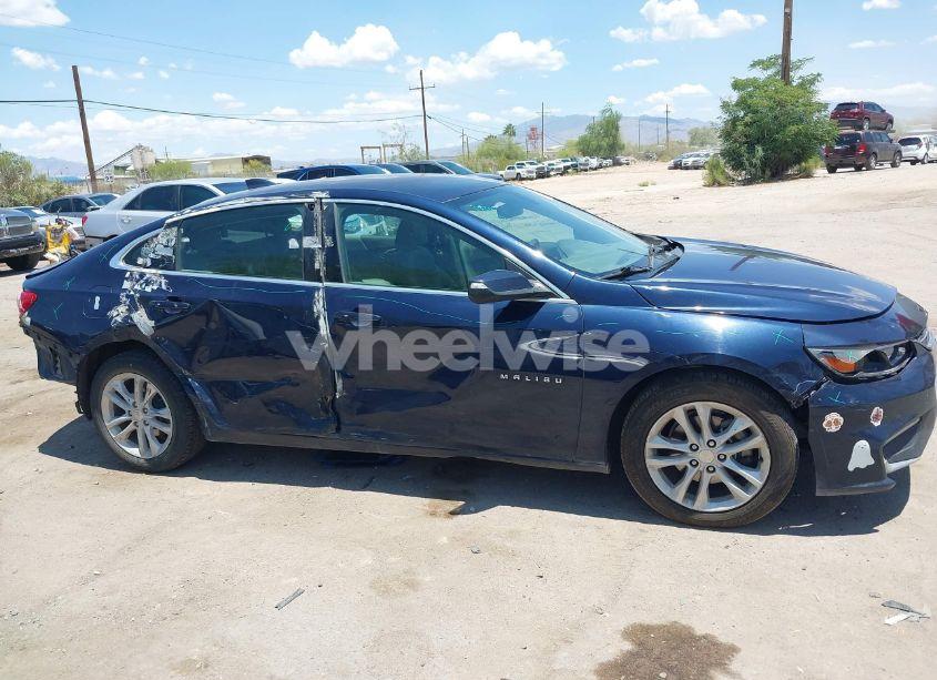 Photo 12 of 2018 Chevrolet Malibu LT (VIN 1G1ZD5ST0JF171421)