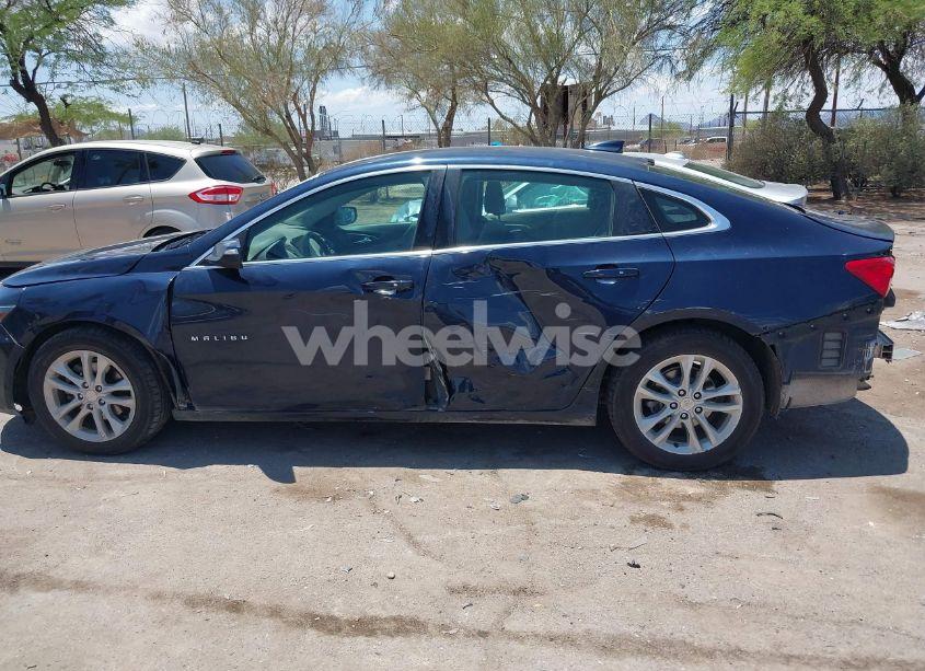Photo 13 of 2018 Chevrolet Malibu LT (VIN 1G1ZD5ST0JF171421)