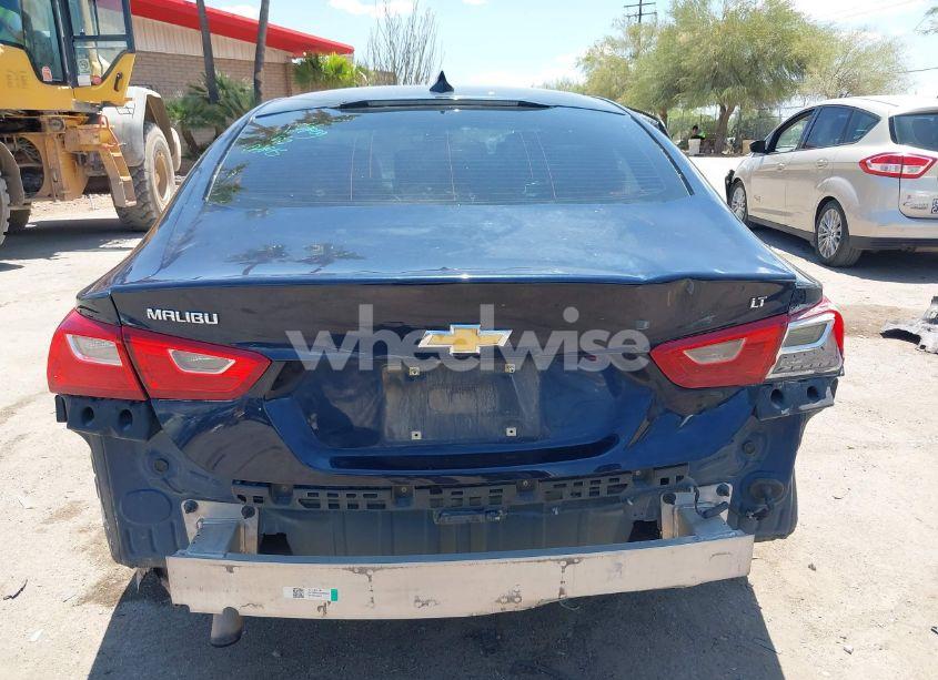 Photo 15 of 2018 Chevrolet Malibu LT (VIN 1G1ZD5ST0JF171421)