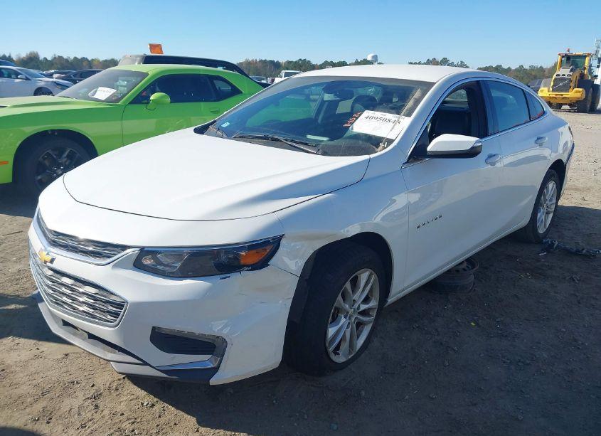 Photo 2 of 2018 Chevrolet Malibu LT (VIN 1G1ZD5ST0JF178398)