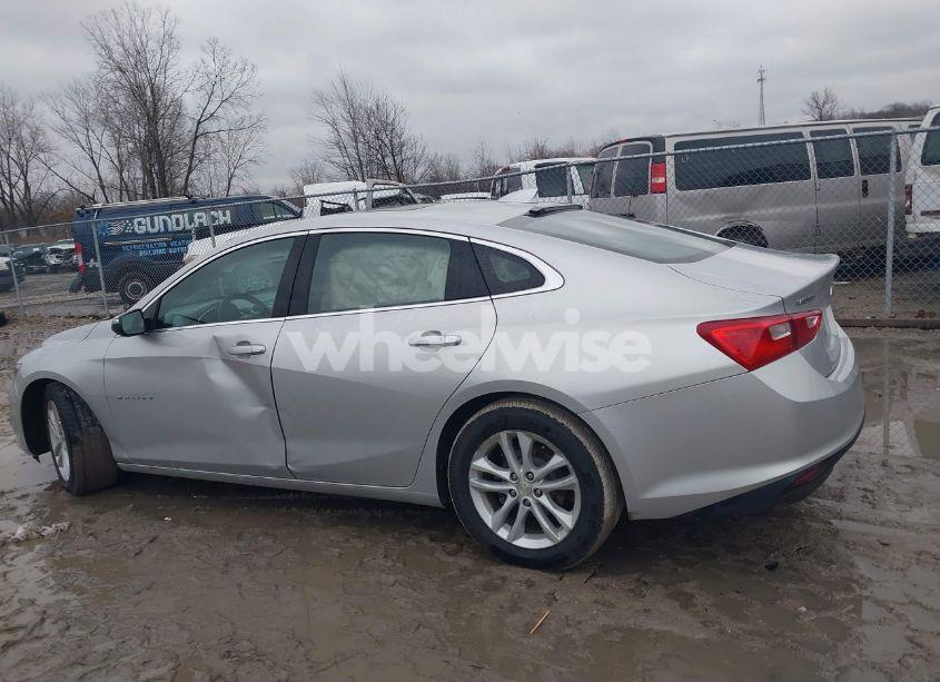 Photo 14 of 2018 Chevrolet Malibu LT (VIN 1G1ZD5ST0JF179096)