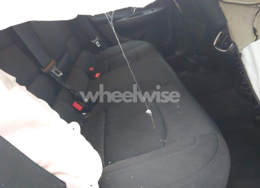 Photo 8 of 2018 Chevrolet Malibu LT (VIN 1G1ZD5ST0JF179096)