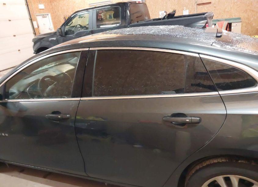 Photo 14 of 2018 Chevrolet Malibu LT (VIN 1G1ZD5ST0JF184282)