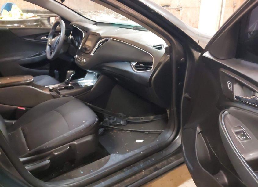 Photo 5 of 2018 Chevrolet Malibu LT (VIN 1G1ZD5ST0JF184282)