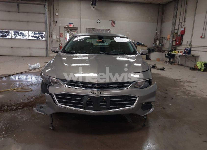 Photo 12 of 2018 Chevrolet Malibu LT (VIN 1G1ZD5ST0JF185111)