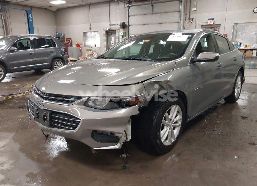 Photo 6 of 2018 Chevrolet Malibu LT (VIN 1G1ZD5ST0JF185111)
