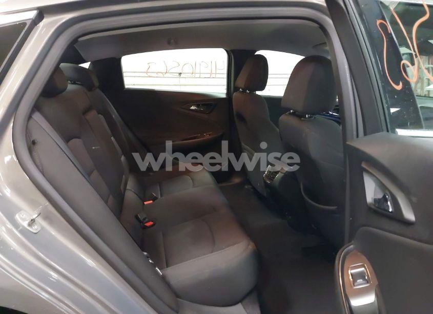 Photo 8 of 2018 Chevrolet Malibu LT (VIN 1G1ZD5ST0JF185111)