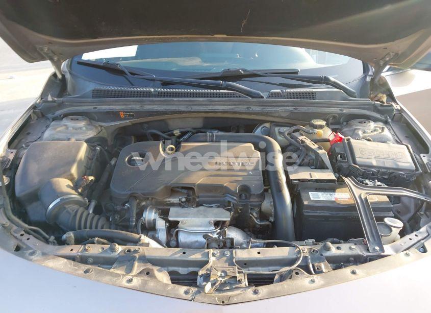 Photo 10 of 2018 Chevrolet Malibu LT (VIN 1G1ZD5ST0JF192933)