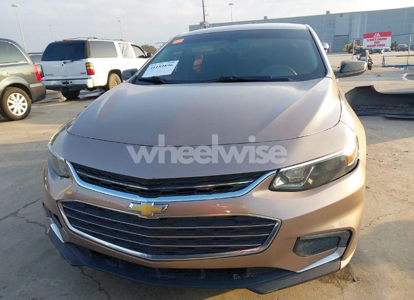 Photo 13 of 2018 Chevrolet Malibu LT (VIN 1G1ZD5ST0JF192933)