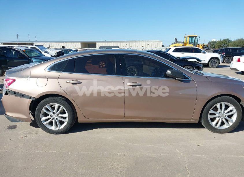 Photo 14 of 2018 Chevrolet Malibu LT (VIN 1G1ZD5ST0JF192933)
