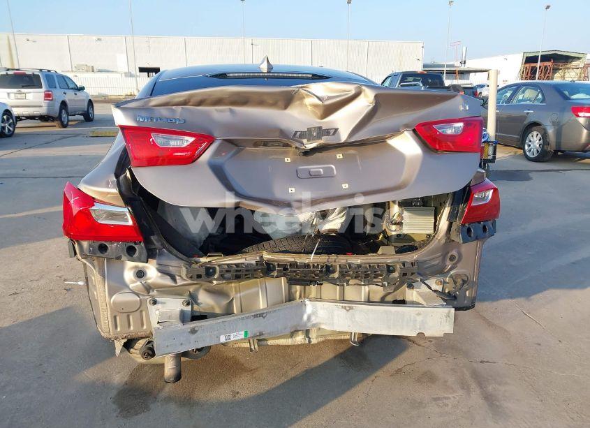 Photo 6 of 2018 Chevrolet Malibu LT (VIN 1G1ZD5ST0JF192933)