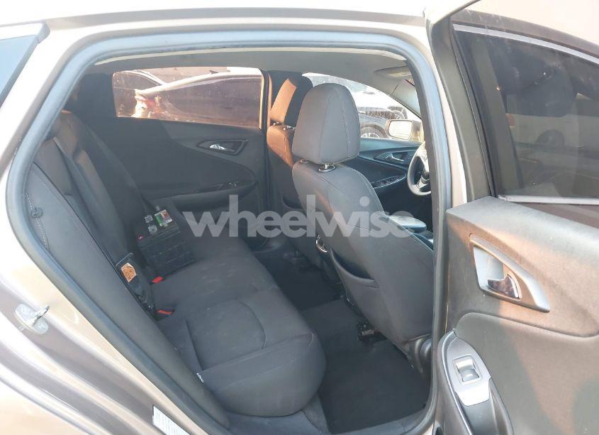 Photo 8 of 2018 Chevrolet Malibu LT (VIN 1G1ZD5ST0JF192933)