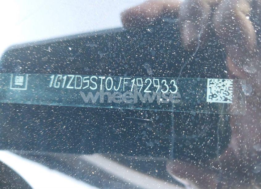 Photo 9 of 2018 Chevrolet Malibu LT (VIN 1G1ZD5ST0JF192933)