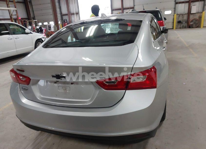Photo 16 of 2018 Chevrolet Malibu LT (VIN 1G1ZD5ST0JF199087)