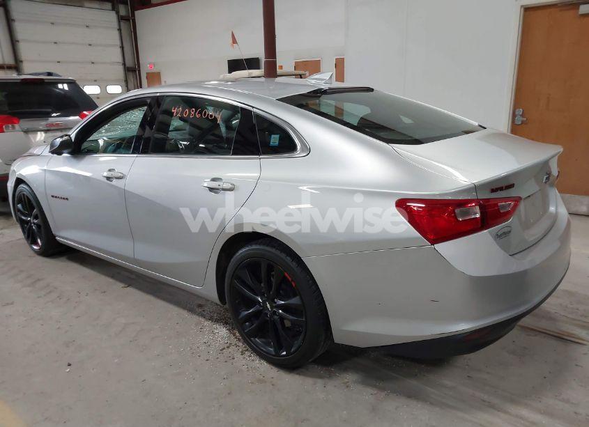 Photo 3 of 2018 Chevrolet Malibu LT (VIN 1G1ZD5ST0JF199087)