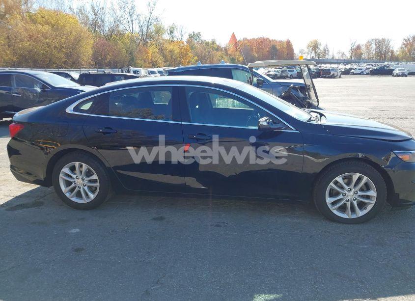 Photo 13 of 2018 Chevrolet Malibu LT (VIN 1G1ZD5ST0JF207009)