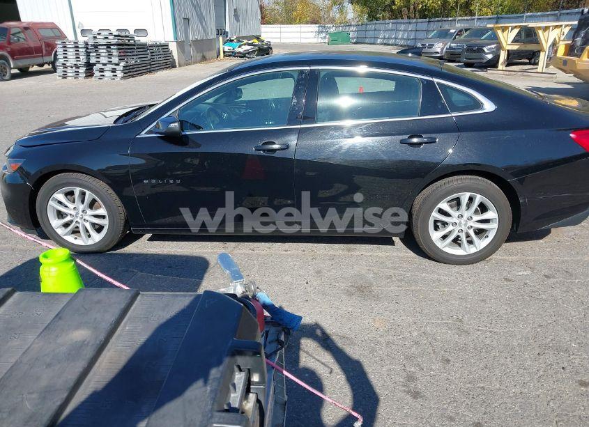 Photo 14 of 2018 Chevrolet Malibu LT (VIN 1G1ZD5ST0JF207009)