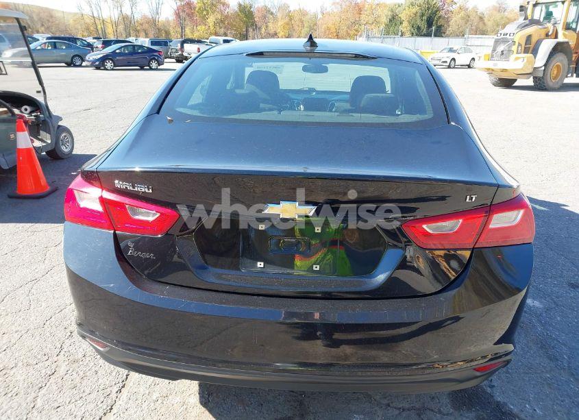 Photo 16 of 2018 Chevrolet Malibu LT (VIN 1G1ZD5ST0JF207009)