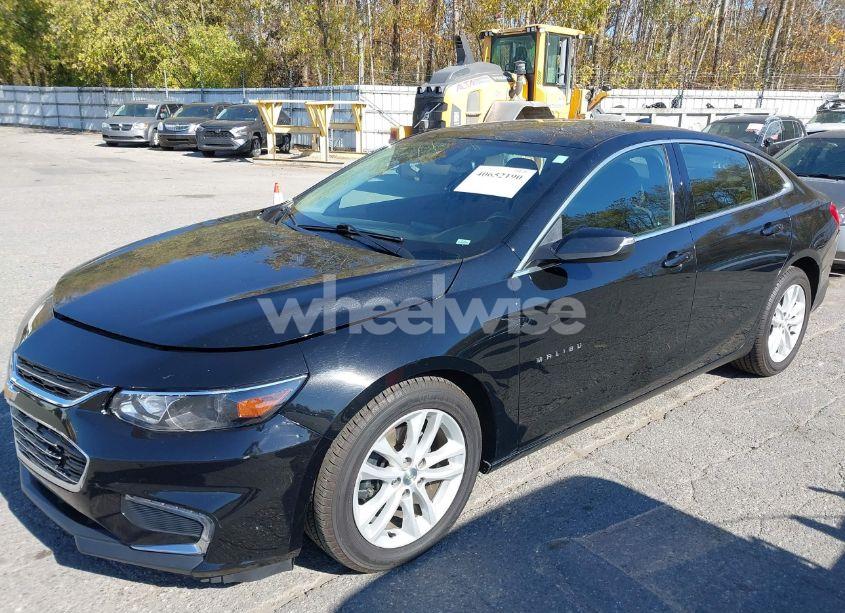 Photo 2 of 2018 Chevrolet Malibu LT (VIN 1G1ZD5ST0JF207009)