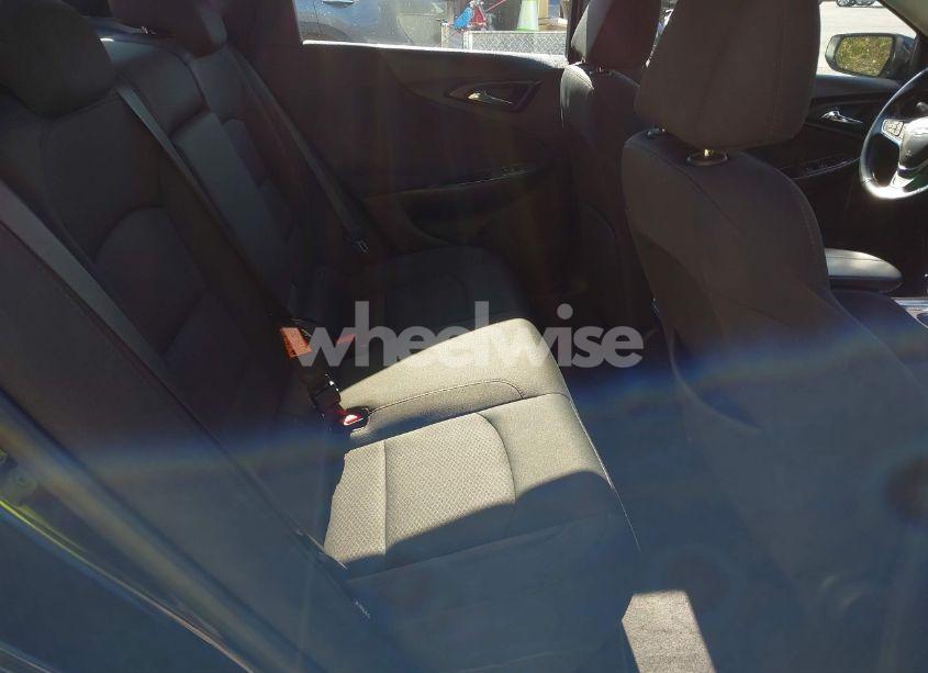 Photo 8 of 2018 Chevrolet Malibu LT (VIN 1G1ZD5ST0JF207009)