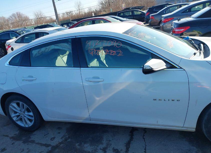 Photo 14 of 2018 Chevrolet Malibu LT (VIN 1G1ZD5ST0JF223338)