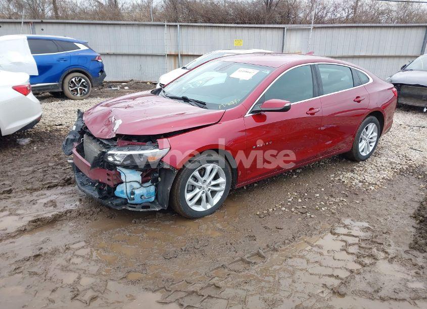 Photo 2 of 2018 Chevrolet Malibu LT (VIN 1G1ZD5ST0JF223856)