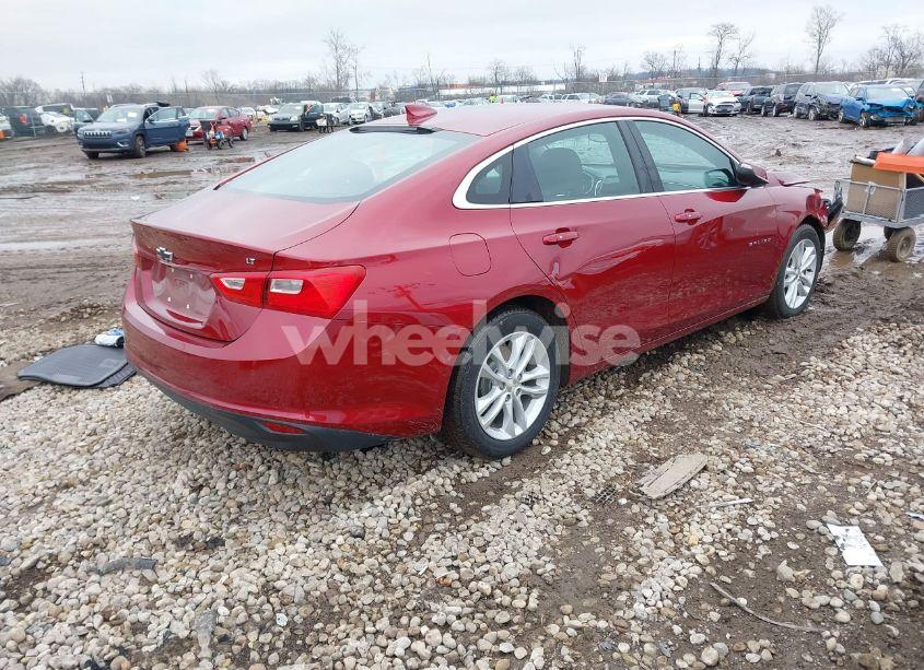 Photo 4 of 2018 Chevrolet Malibu LT (VIN 1G1ZD5ST0JF223856)