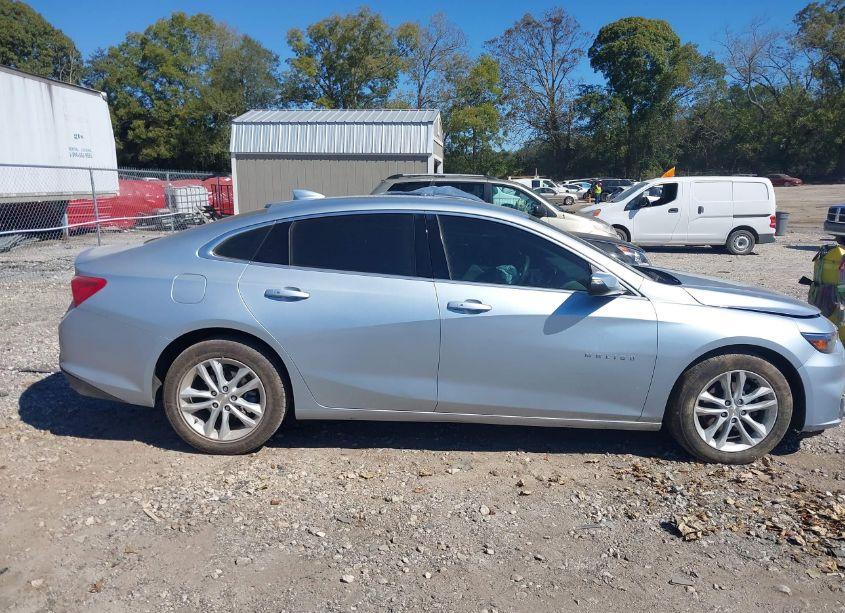 Photo 13 of 2018 Chevrolet Malibu LT (VIN 1G1ZD5ST0JF240673)