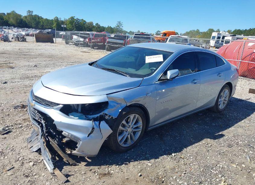Photo 2 of 2018 Chevrolet Malibu LT (VIN 1G1ZD5ST0JF240673)