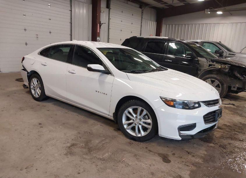 2018 Chevrolet Malibu LT (VIN 1G1ZD5ST0JF242391) main photo