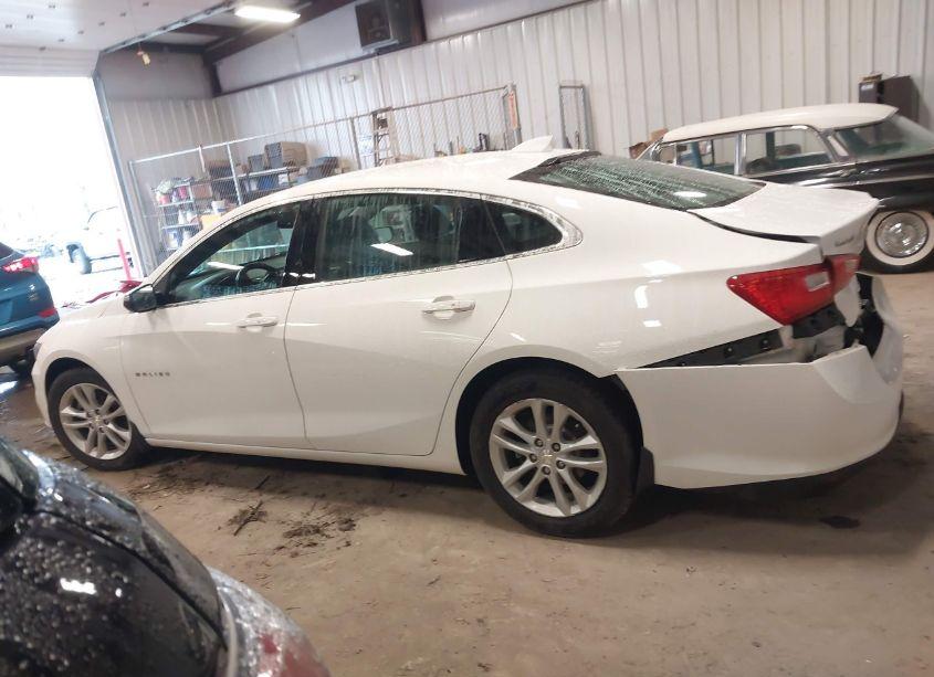 Photo 14 of 2018 Chevrolet Malibu LT (VIN 1G1ZD5ST0JF242391)