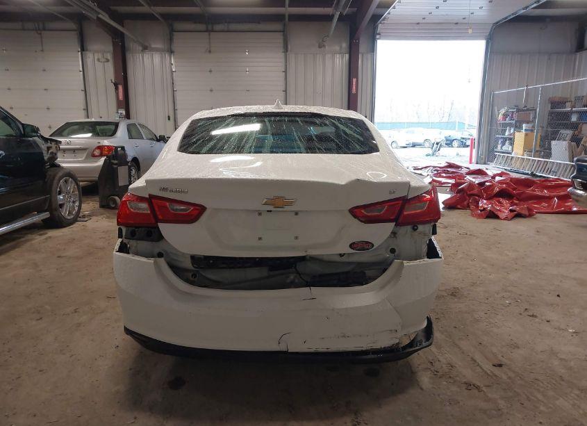 Photo 16 of 2018 Chevrolet Malibu LT (VIN 1G1ZD5ST0JF242391)