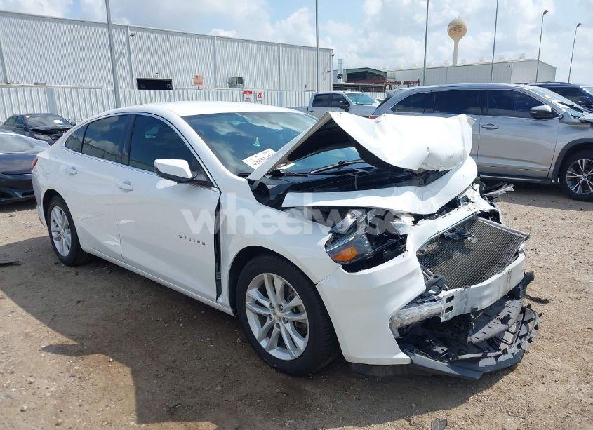 2018 Chevrolet Malibu LT (VIN 1G1ZD5ST0JF245789) main photo