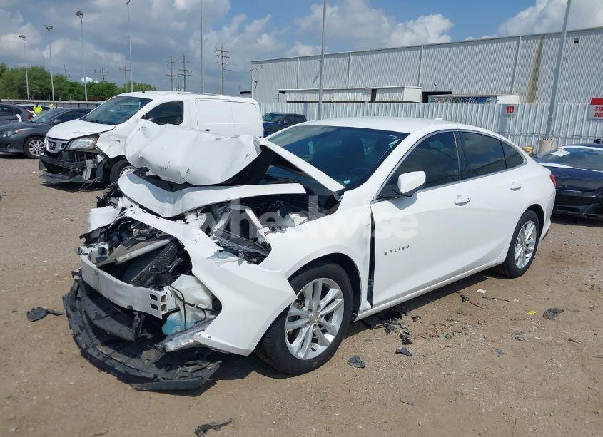 Photo 2 of 2018 Chevrolet Malibu LT (VIN 1G1ZD5ST0JF245789)