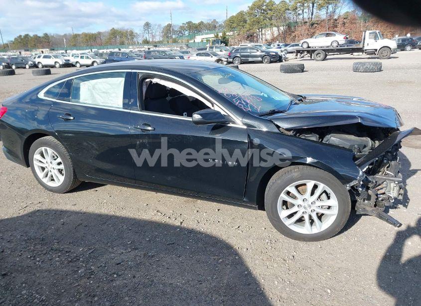 Photo 13 of 2018 Chevrolet Malibu LT (VIN 1G1ZD5ST0JF246781)