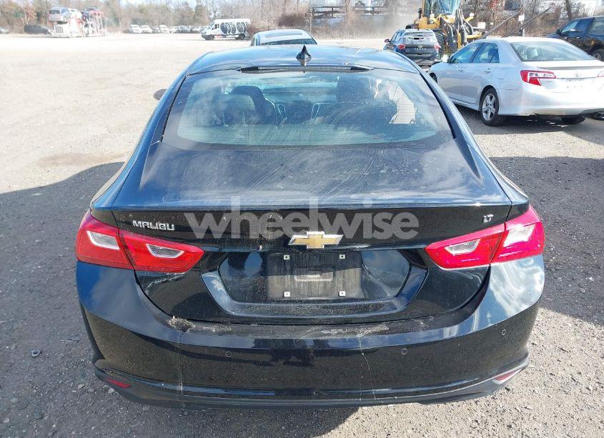 Photo 16 of 2018 Chevrolet Malibu LT (VIN 1G1ZD5ST0JF246781)