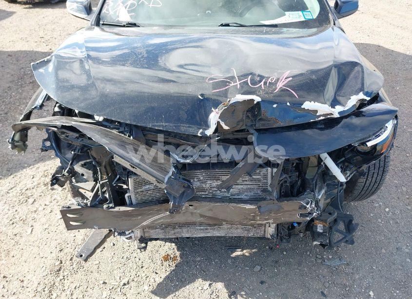 Photo 6 of 2018 Chevrolet Malibu LT (VIN 1G1ZD5ST0JF246781)