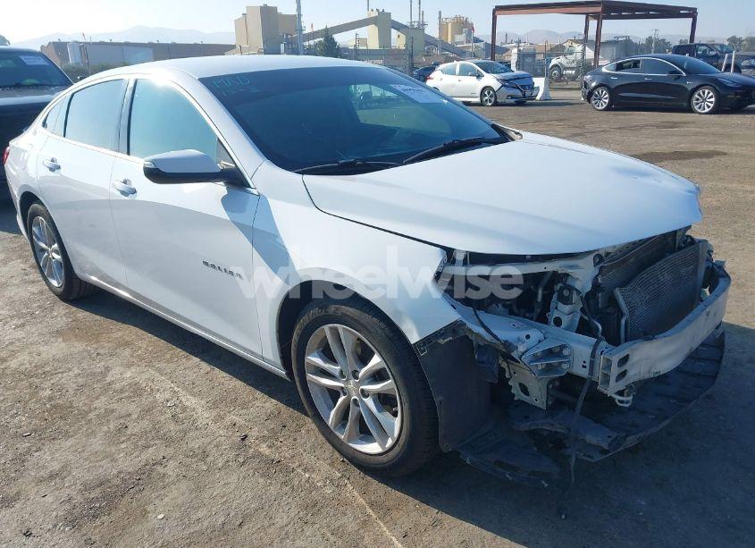 2018 Chevrolet Malibu LT (VIN 1G1ZD5ST0JF253410) main photo