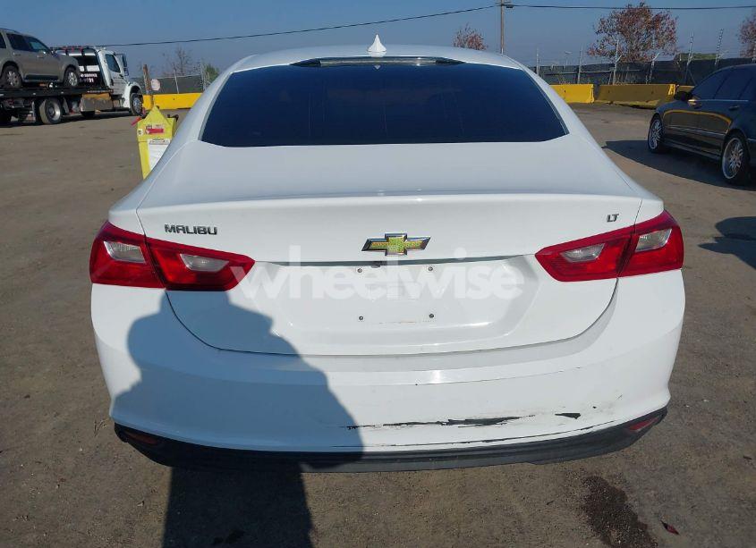 Photo 17 of 2018 Chevrolet Malibu LT (VIN 1G1ZD5ST0JF253410)