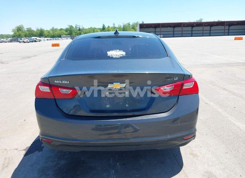Photo 16 of 2018 Chevrolet Malibu LT (VIN 1G1ZD5ST0JF255108)