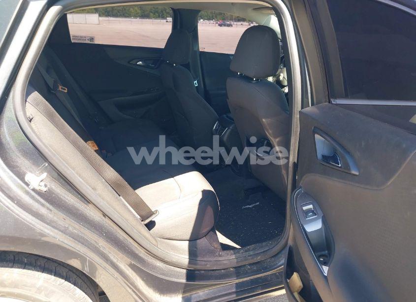 Photo 8 of 2018 Chevrolet Malibu LT (VIN 1G1ZD5ST0JF255108)