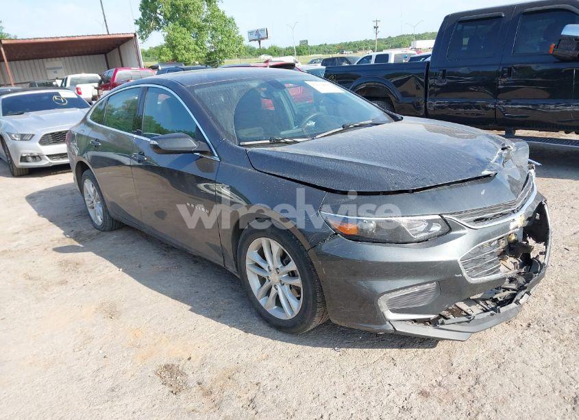 2018 Chevrolet Malibu LT (VIN 1G1ZD5ST0JF257277) main photo