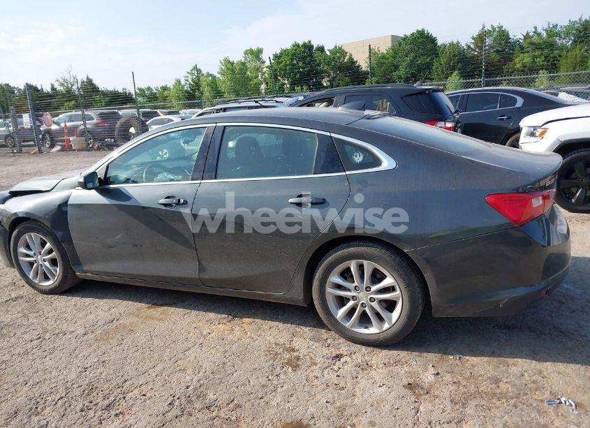 Photo 14 of 2018 Chevrolet Malibu LT (VIN 1G1ZD5ST0JF257277)