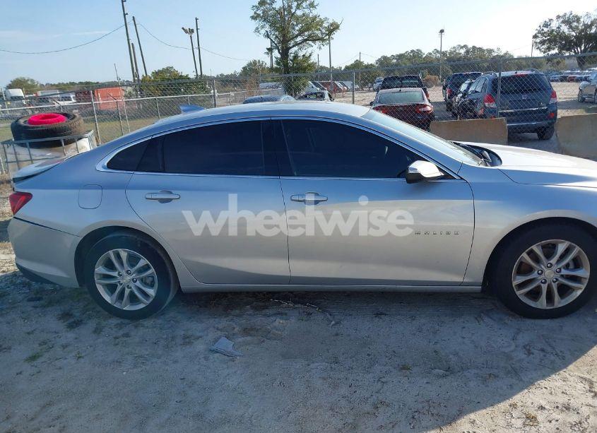 Photo 13 of 2018 Chevrolet Malibu LT (VIN 1G1ZD5ST0JF268215)