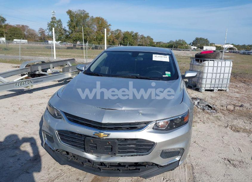Photo 6 of 2018 Chevrolet Malibu LT (VIN 1G1ZD5ST0JF268215)