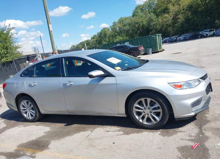 Photo 13 of 2018 Chevrolet Malibu LT (VIN 1G1ZD5ST0JF269610)