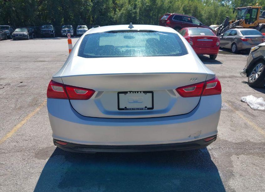 Photo 16 of 2018 Chevrolet Malibu LT (VIN 1G1ZD5ST0JF269610)